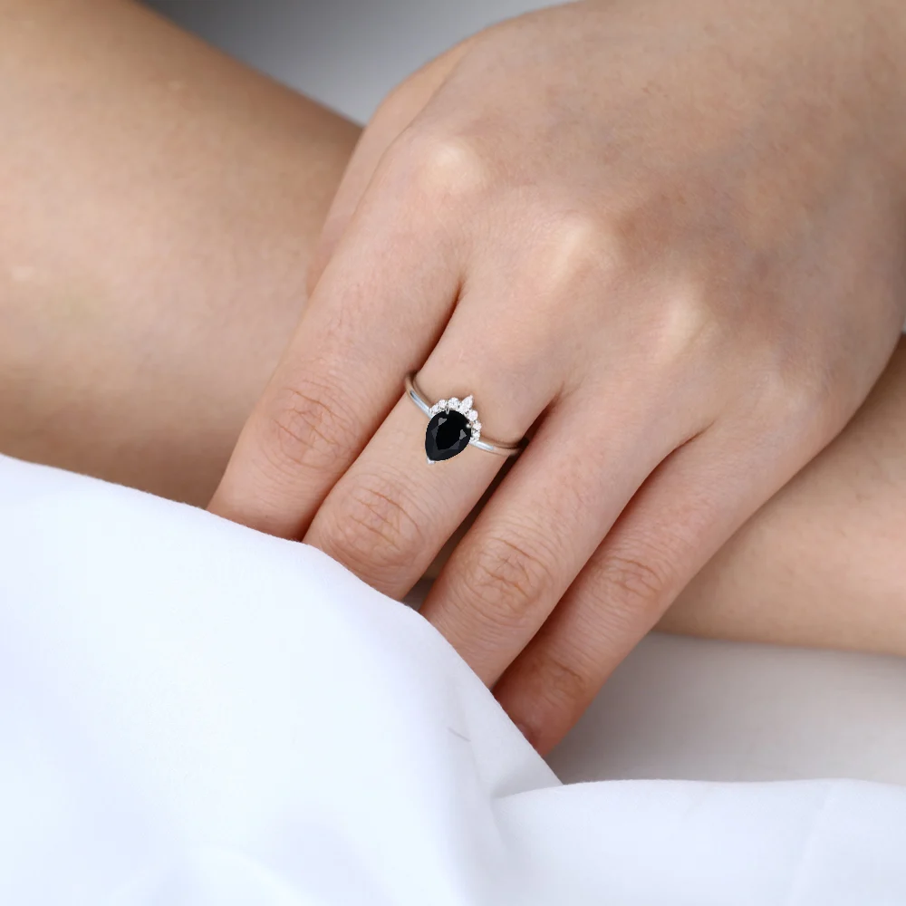 Opulence Engagement Ring in palladium with Onyx - Image 2