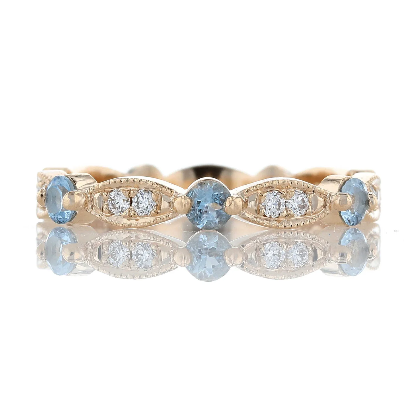 Royal Wedding Band in 18k gold with Aquamarine