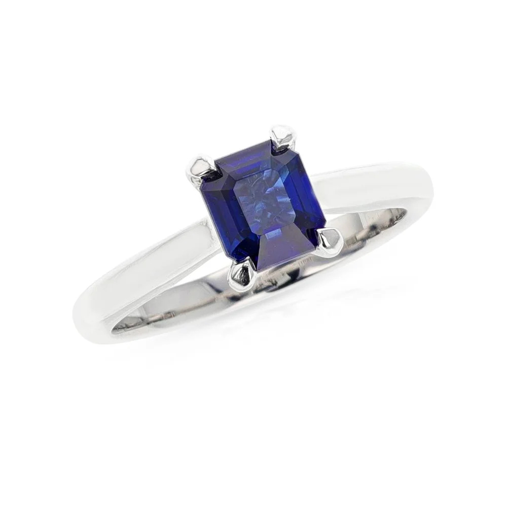 Éclore Engagement Ring in 925 sterling silver with Sapphire